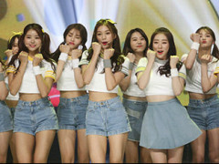 I.O.I B1A4ٷ